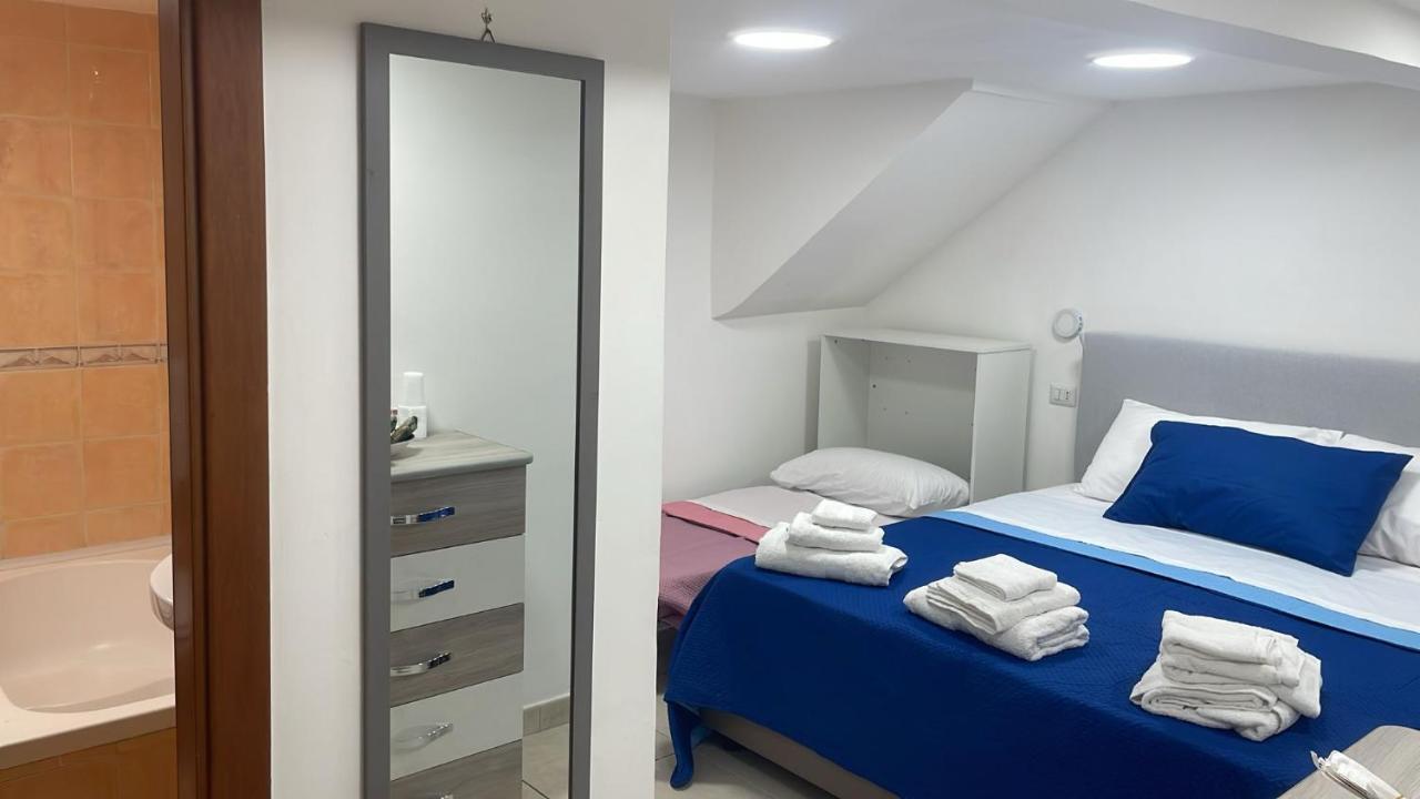 Donna Carme' Apartament Neapol